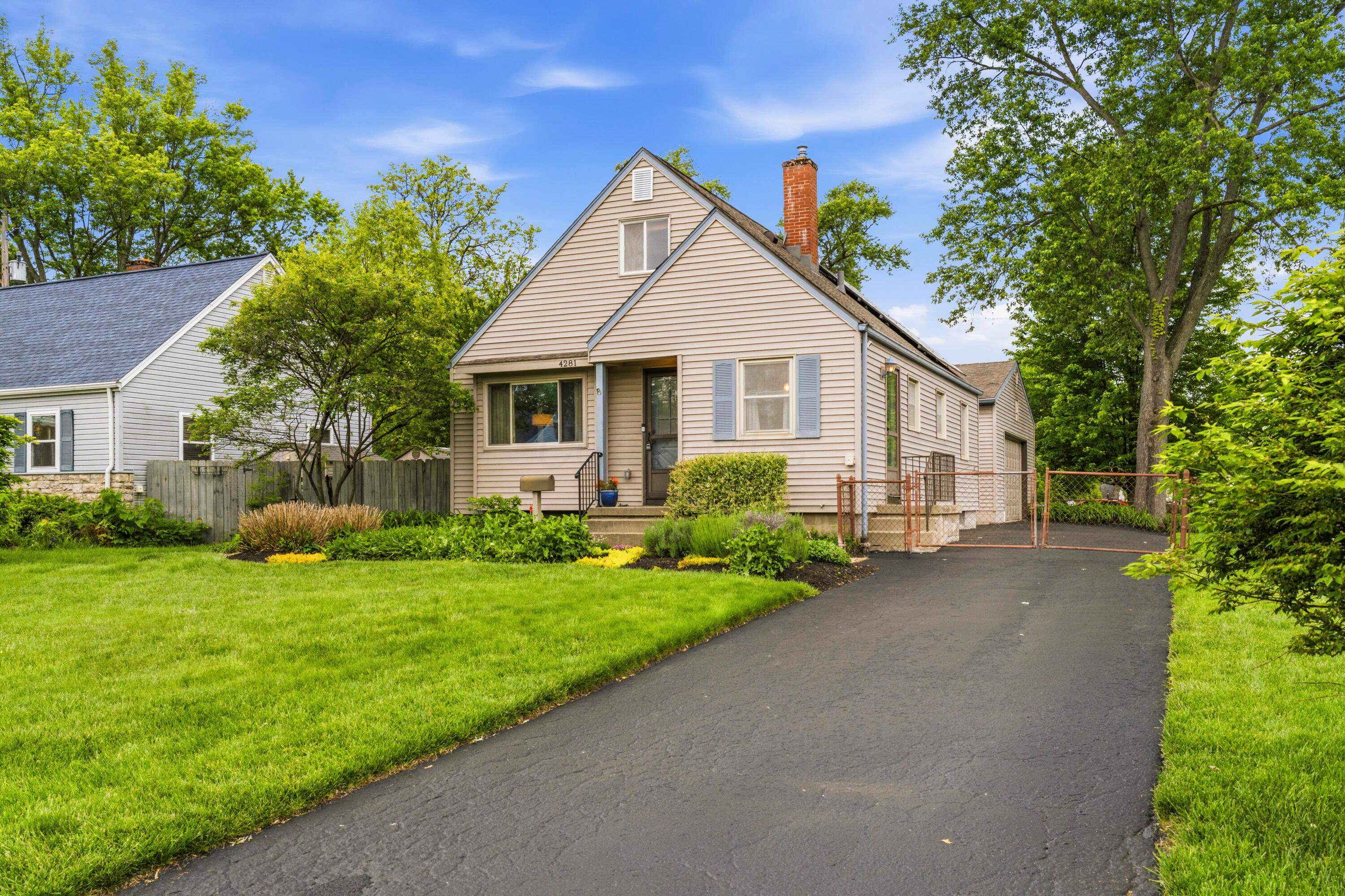 4281 Blythe Road Columbus, OH 43224 - Photo 3 of 57 Gallery Image 3
