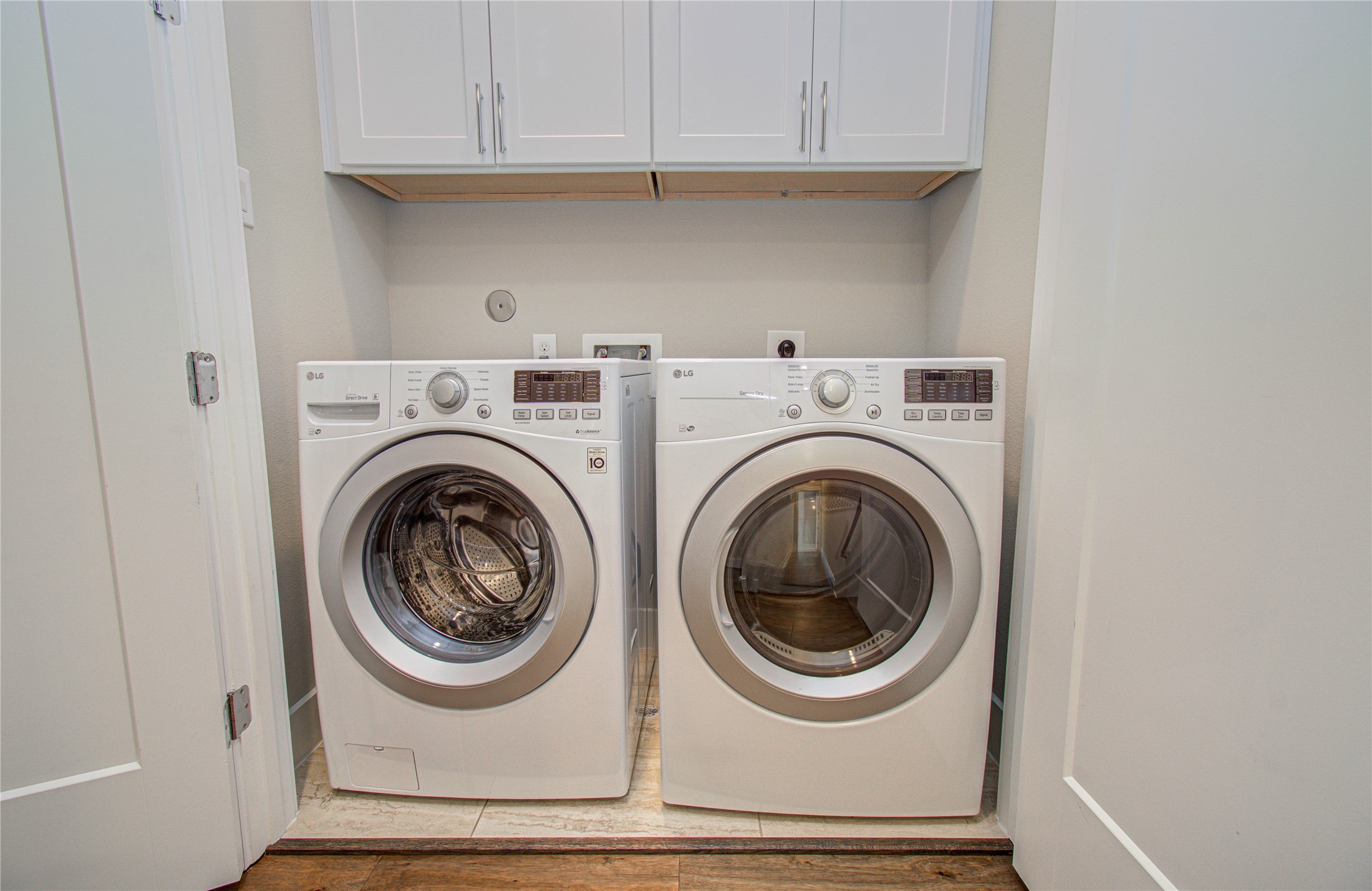 3516 Bastrop Street Houston, TX 77004 - Photo 11 of 25 a utility room with dryer and washer
