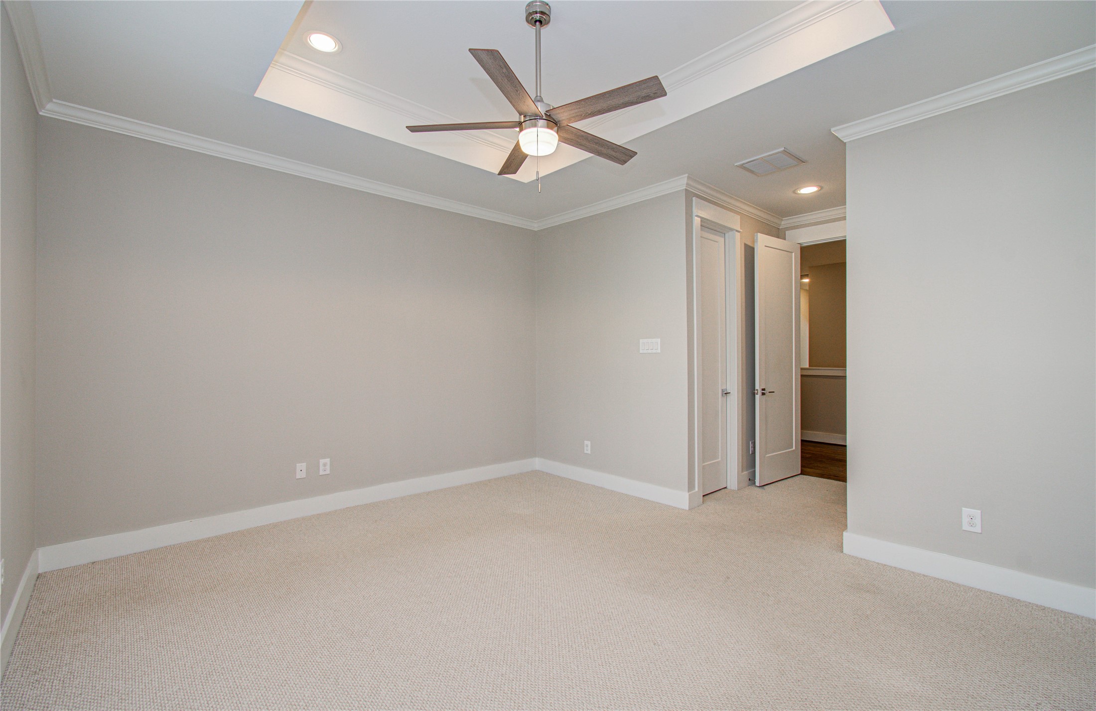 3516 Bastrop Street Houston, TX 77004 - Photo 14 of 25 an empty room and a ceiling fan and a ceiling fan