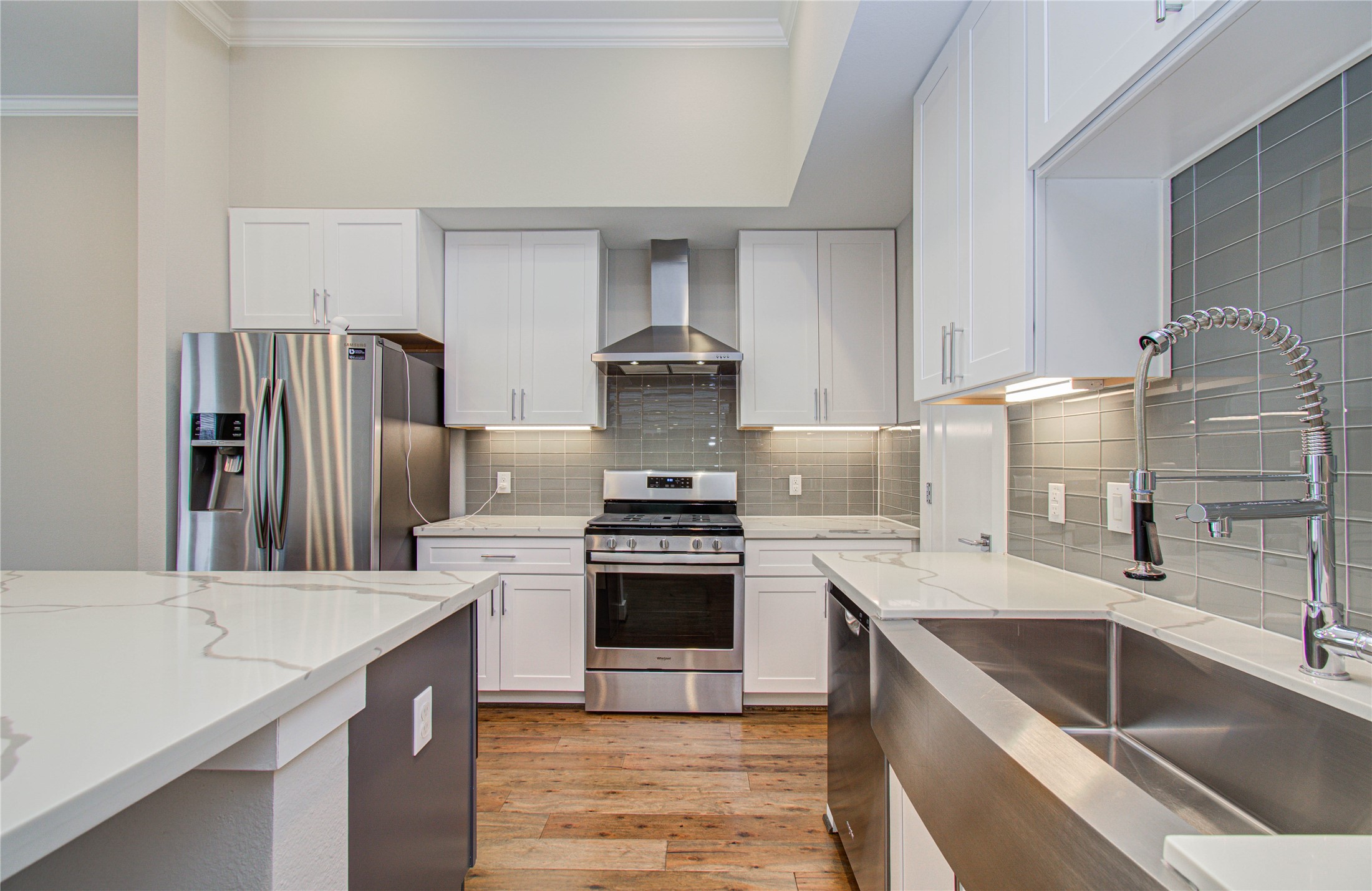 3516 Bastrop Street Houston, TX 77004 - Photo 5 of 25 a kitchen with a stove sink and refrigerator