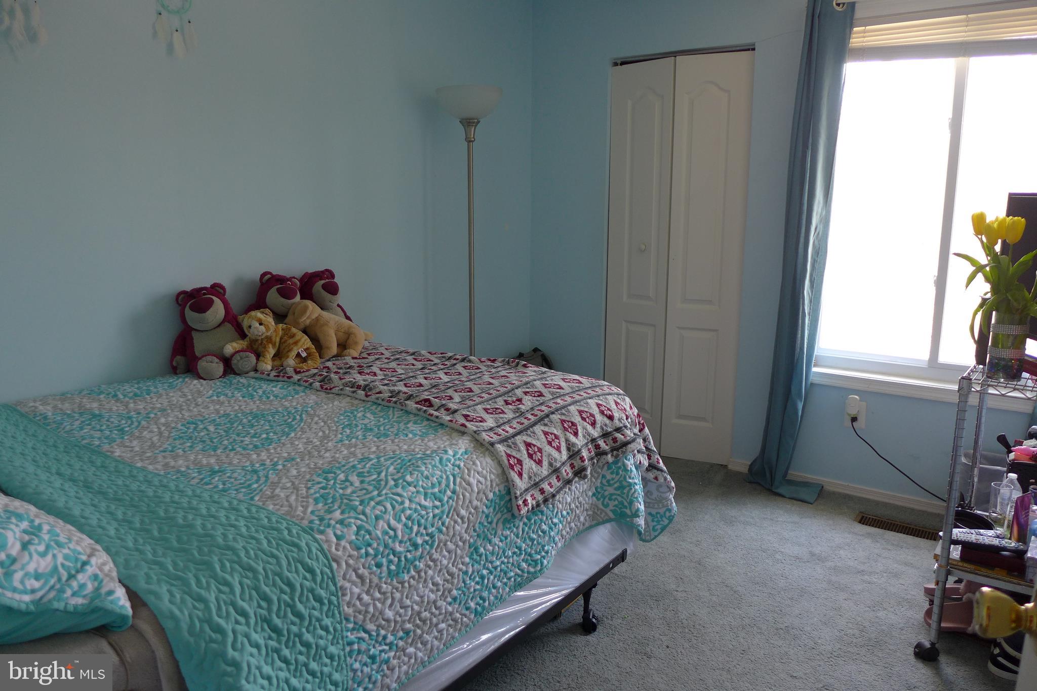 2357 Southgate Square Reston, VA 20191 - Photo 11 of 32 2nd bedroom