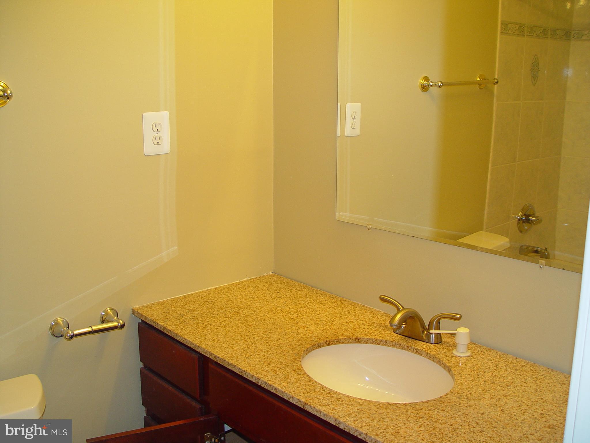 2357 Southgate Square Reston, VA 20191 - Photo 18 of 32 Basement full bath