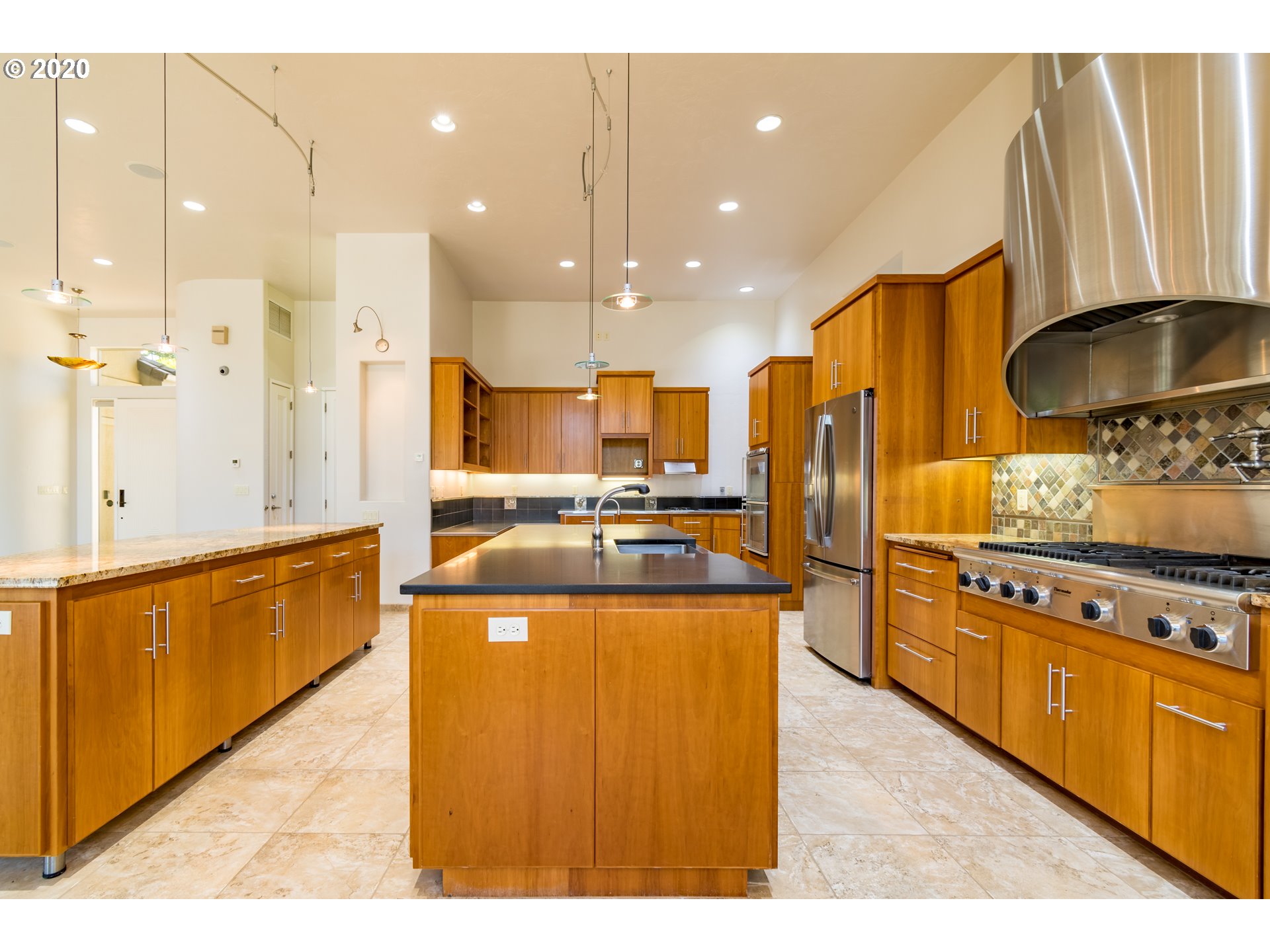 1950 Lakeview Drive Eugene, OR 97408 - Photo 12 of 32