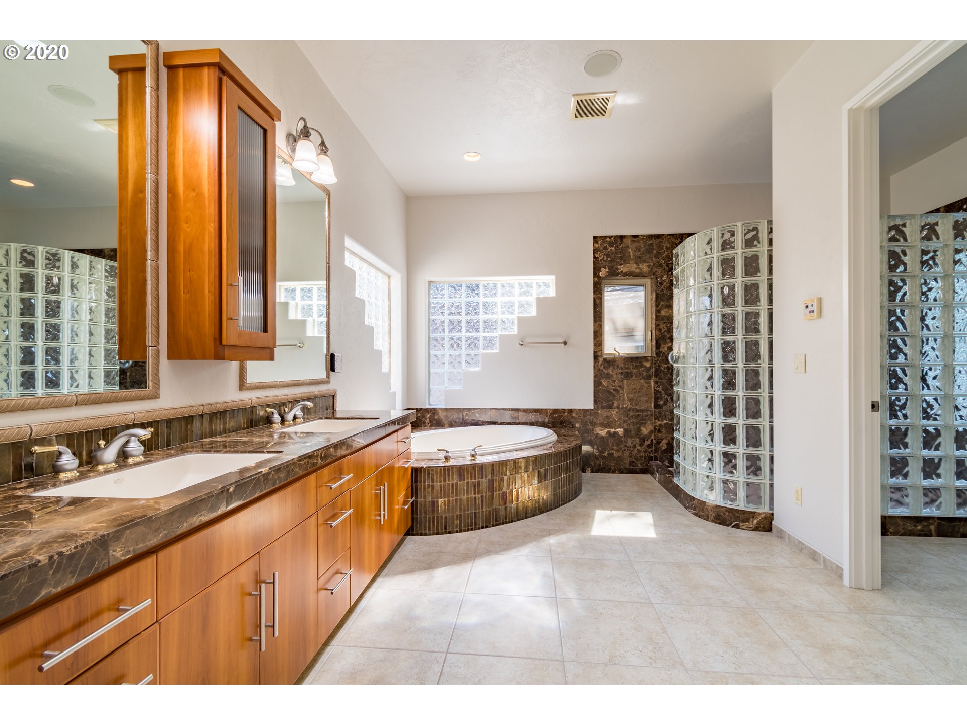 1950 Lakeview Drive Eugene, OR 97408 - Photo 18 of 32