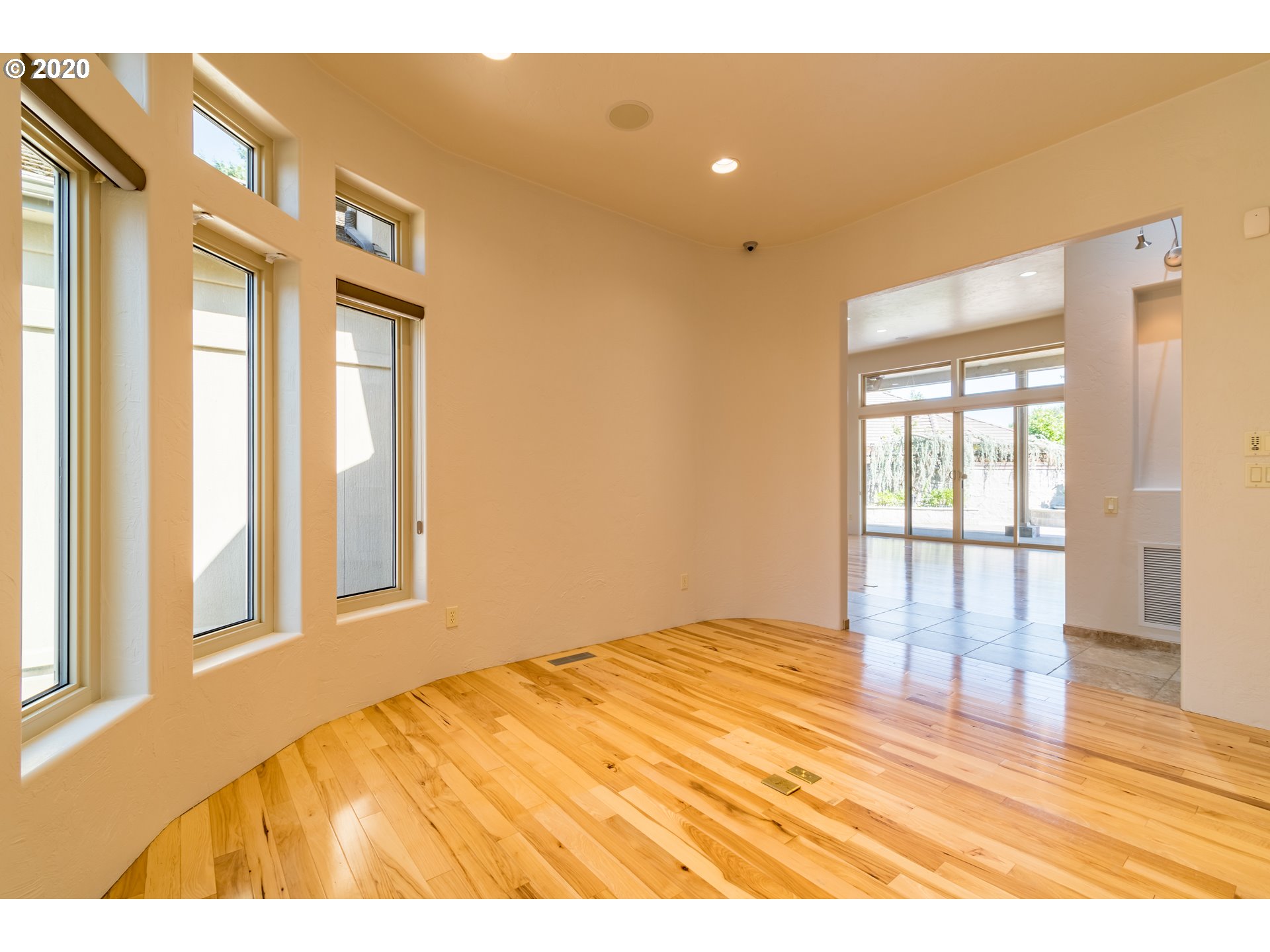 1950 Lakeview Drive Eugene, OR 97408 - Photo 22 of 32