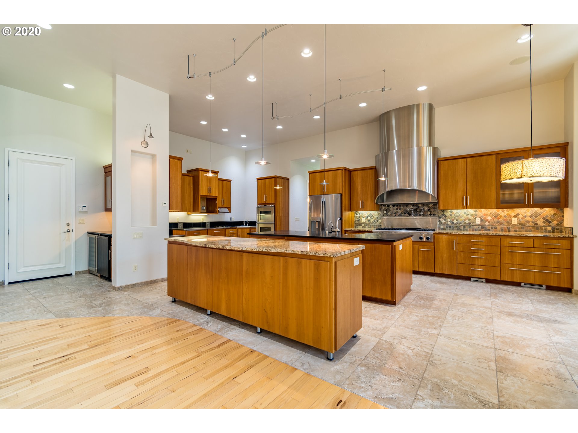 1950 Lakeview Drive Eugene, OR 97408 - Photo 9 of 32