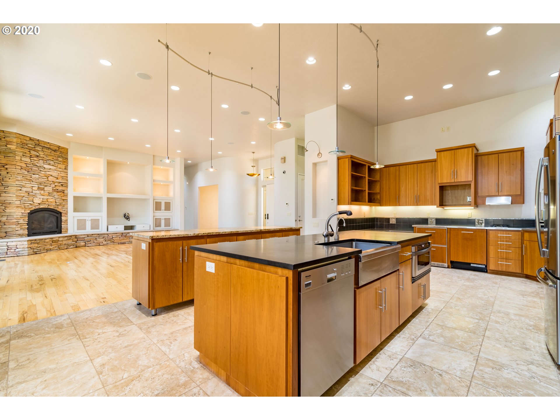 1950 Lakeview Drive Eugene, OR 97408 - Photo 10 of 32