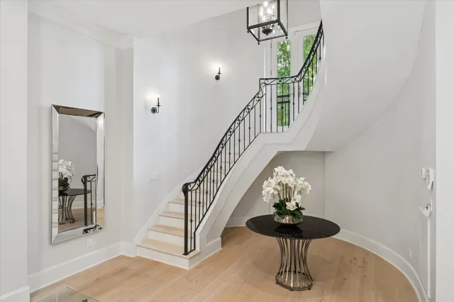 $3,400,000 | 711 Timber Hill Drive, Hedwig Village, TX 77024