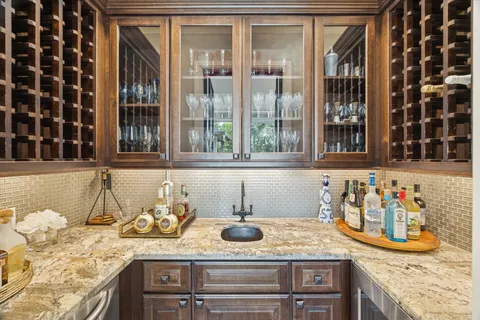 $3,400,000 | 711 Timber Hill Drive, Hedwig Village, TX 77024