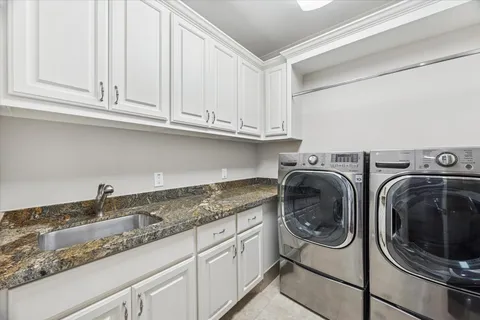 $3,400,000 | 711 Timber Hill Drive, Hedwig Village, TX 77024