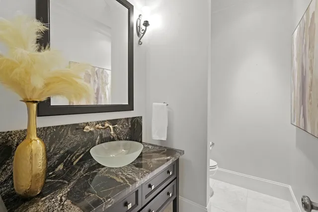 $3,400,000 | 711 Timber Hill Drive, Hedwig Village, TX 77024