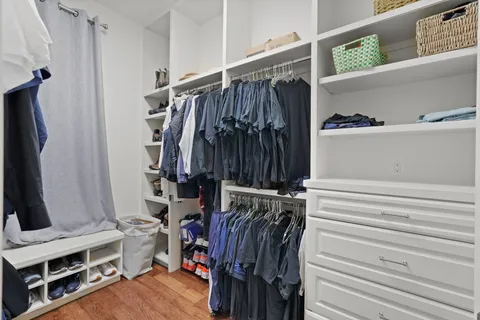 $3,400,000 | 711 Timber Hill Drive, Hedwig Village, TX 77024