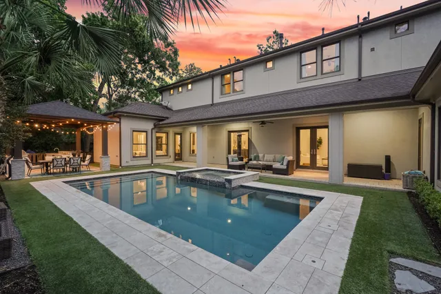 $3,400,000 | 711 Timber Hill Drive, Hedwig Village, TX 77024