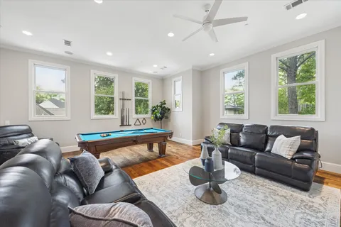 $3,400,000 | 711 Timber Hill Drive, Hedwig Village, TX 77024