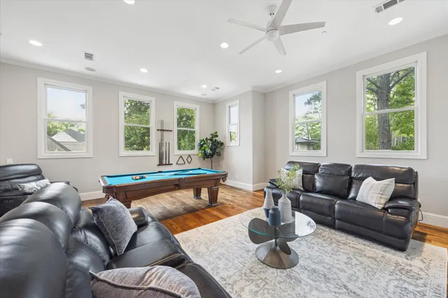 $3,400,000 | 711 Timber Hill Drive, Hedwig Village, TX 77024