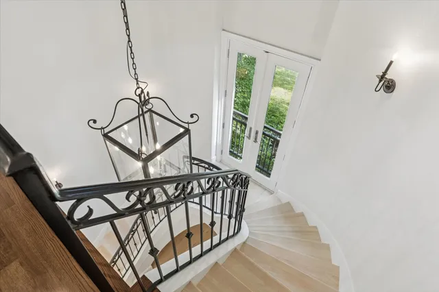 $3,400,000 | 711 Timber Hill Drive, Hedwig Village, TX 77024