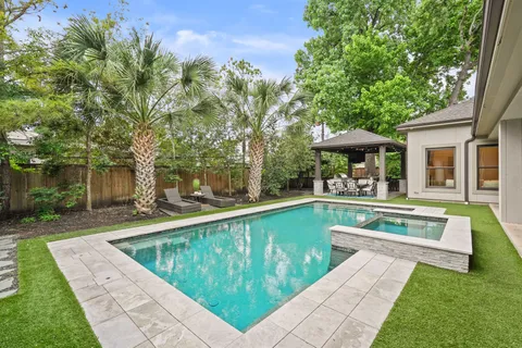 $3,400,000 | 711 Timber Hill Drive, Hedwig Village, TX 77024