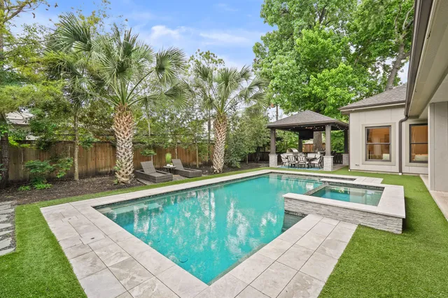 $3,400,000 | 711 Timber Hill Drive, Hedwig Village, TX 77024