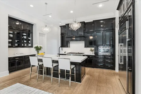 $3,400,000 | 711 Timber Hill Drive, Hedwig Village, TX 77024