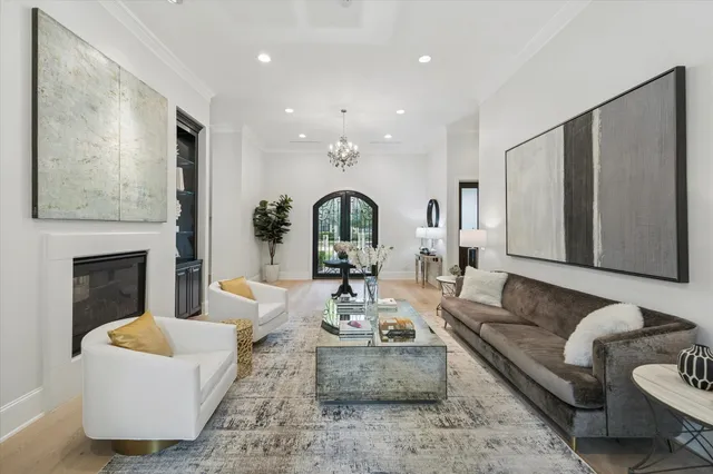 $3,400,000 | 711 Timber Hill Drive, Hedwig Village, TX 77024