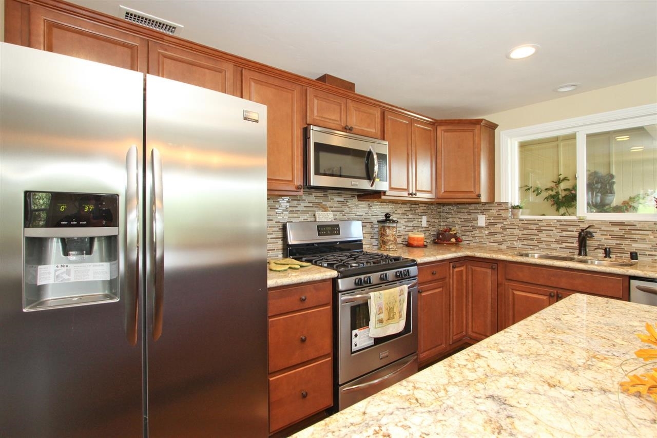 763 Carnation Lane Fallbrook, CA 92028 - Photo 9 of 25