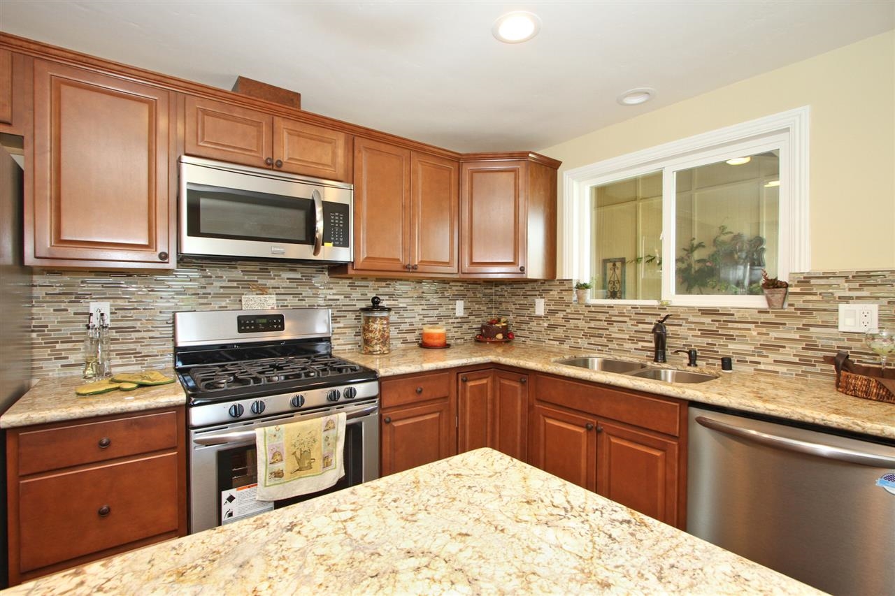 763 Carnation Lane Fallbrook, CA 92028 - Photo 10 of 25