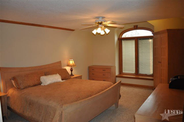 2429 Stonebriar Road Fort Wayne, IN 46814 - Photo 15 of 23 Gallery Image 15