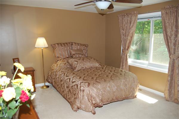 158 Stone Ridge Road, Unit 158 Franklin, MA 02038 - Photo 16 of 22 Gallery Image 16