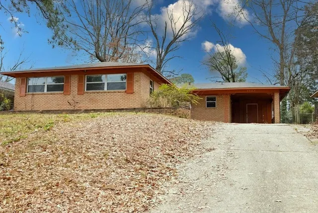 $74,900 | 3929 Oakcrest Street, Shreveport, LA 71109