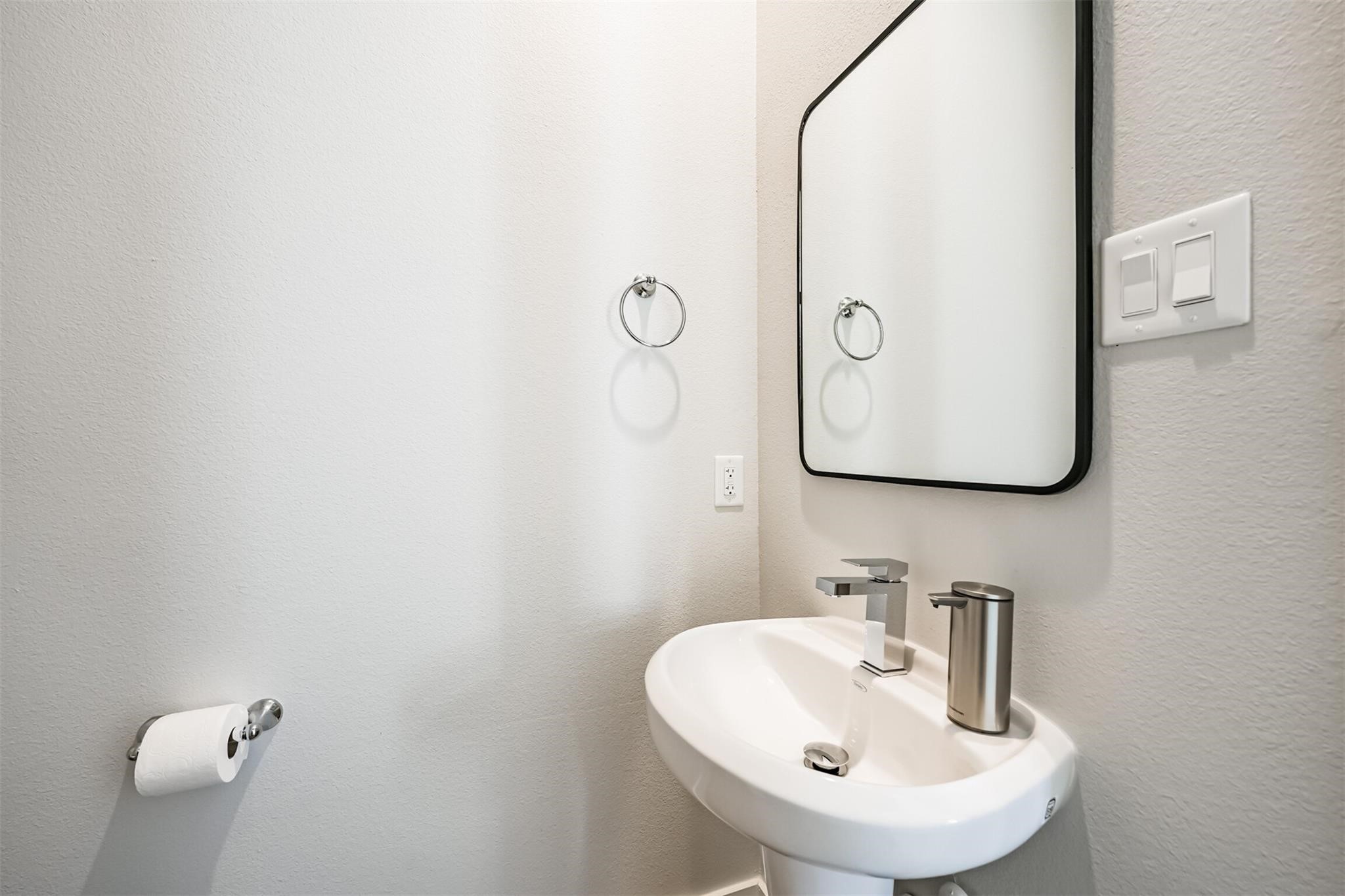 5209 Allen Street, Unit F Houston, TX 77007 - Photo 22 of 40