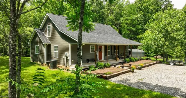 $595,000 | 351 Colony Lane, Purlear, NC 28665