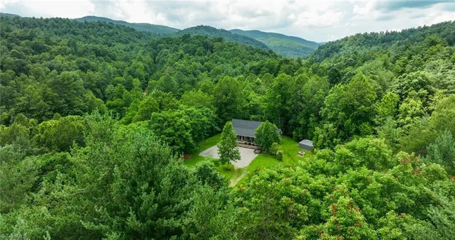 $595,000 | 351 Colony Lane, Purlear, NC 28665