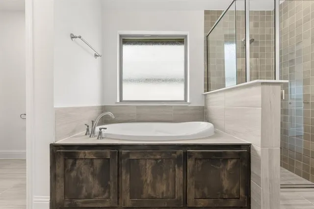 $324,900 | 148 Trinity Street, Grandview, TX 76050