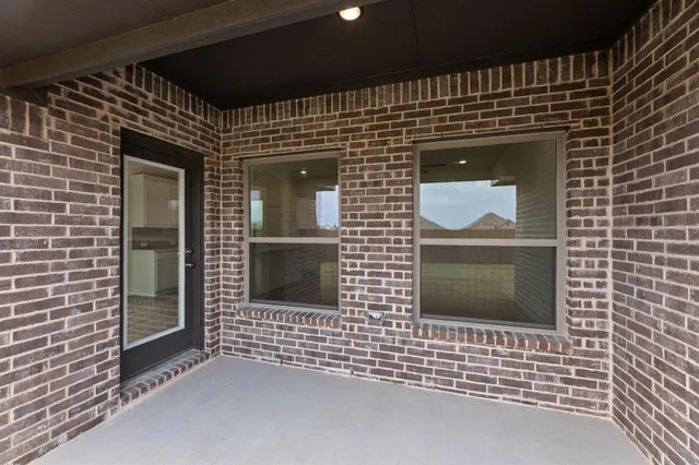 $324,900 | 148 Trinity Street, Grandview, TX 76050