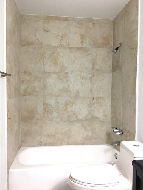3657 Island Road Palm Beach Gardens, FL 33410 - Photo 12 of 22 Guest Bathroom