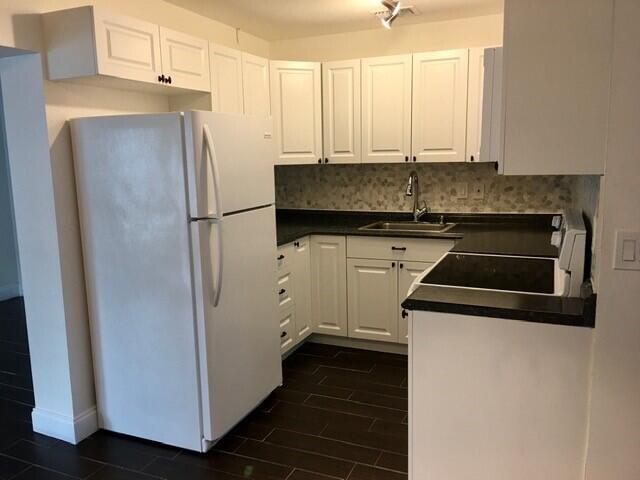 3657 Island Road Palm Beach Gardens, FL 33410 - Photo 2 of 22 Kitchen New Appliances 2019