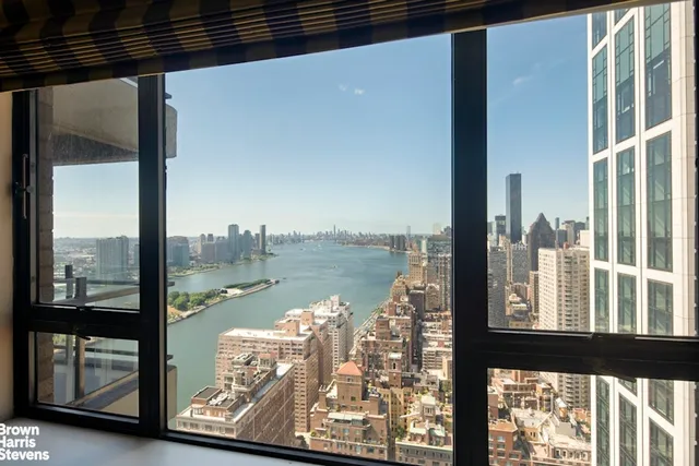 $1,950,000 | 425 East 58th Street, Unit 42G | Sutton Place