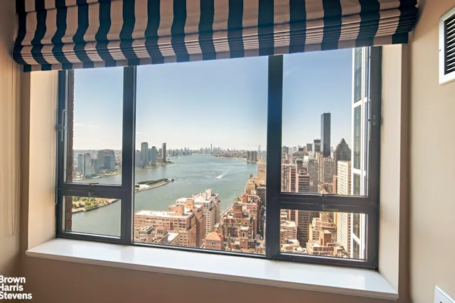 $1,950,000 | 425 East 58th Street, Unit 42G | Sutton Place