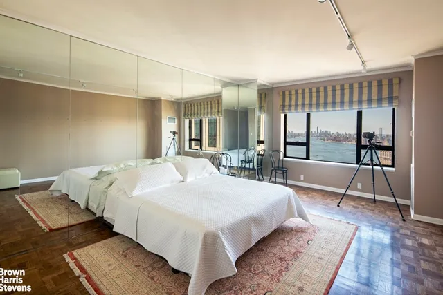 $1,950,000 | 425 East 58th Street, Unit 42G | Sutton Place