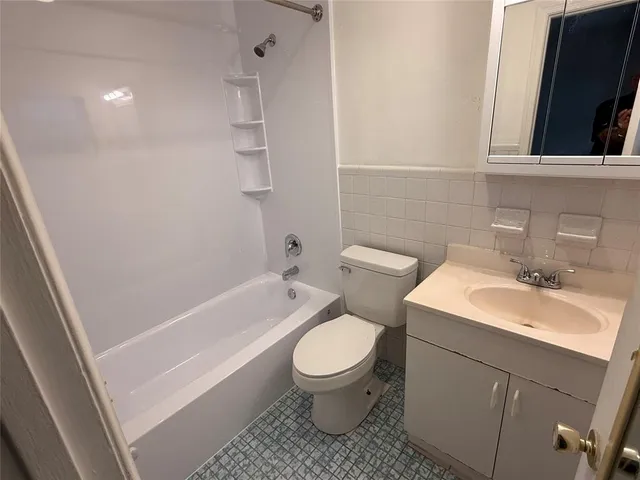 $1,550 | 4649 Bougainvilla Drive, Unit 4, Lauderdale-by-the-Sea, FL 33308