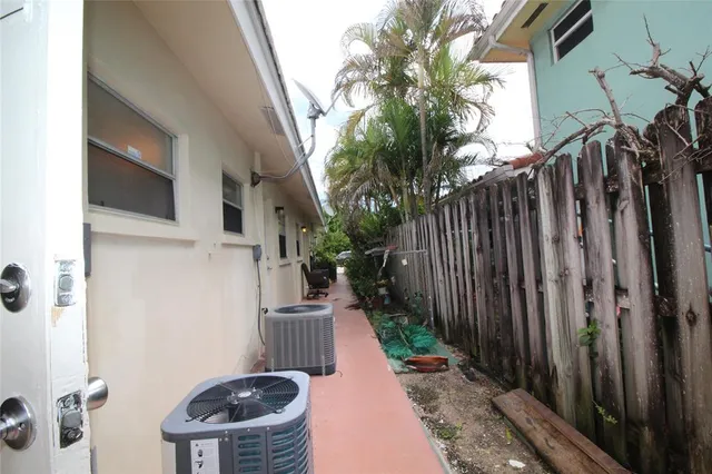 $1,550 | 4649 Bougainvilla Drive, Unit 4, Lauderdale-by-the-Sea, FL 33308