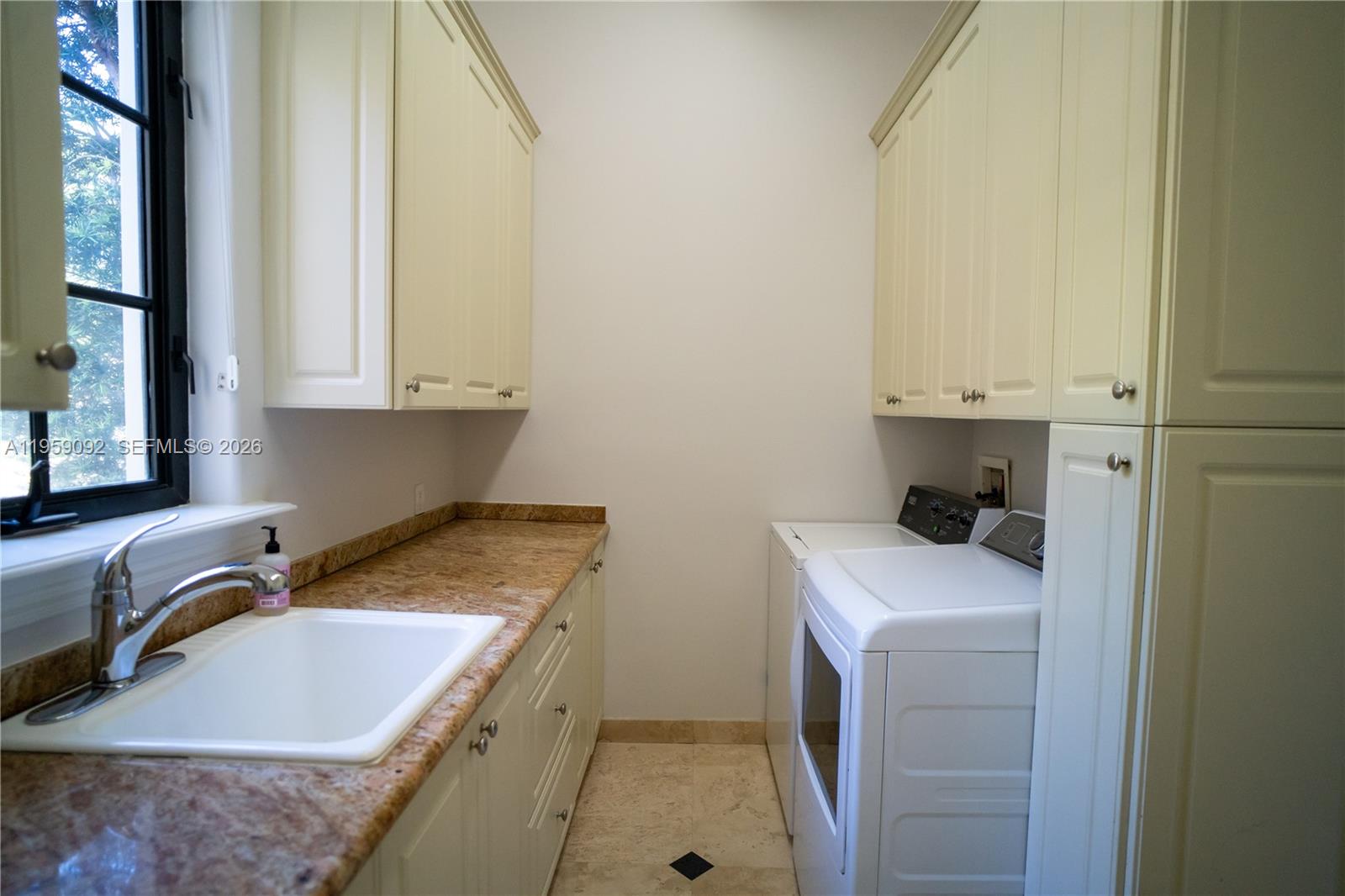 6450 Southwest 126th Street Road Pinecrest, FL 33156 - Photo 15 of 45