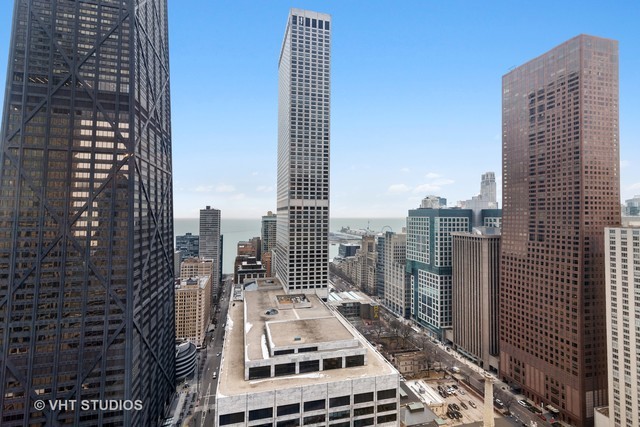 111 East Chestnut Street, Unit 43A Chicago, IL 60611 - Photo 8 of 16 a picture of city view