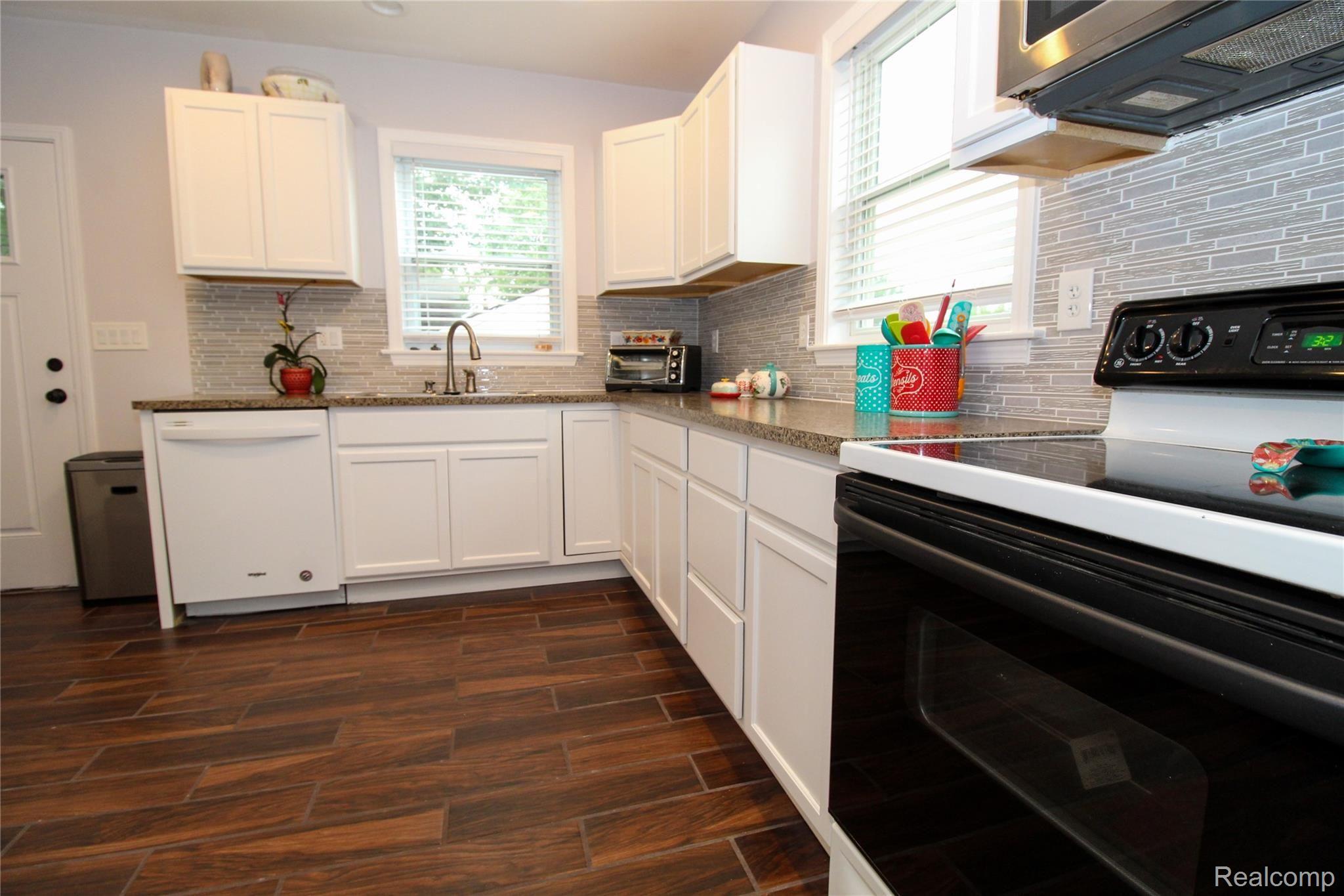 21773 Rausch Avenue Eastpointe, MI 48021 - Photo 9 of 27 Kitchen 1.jpg