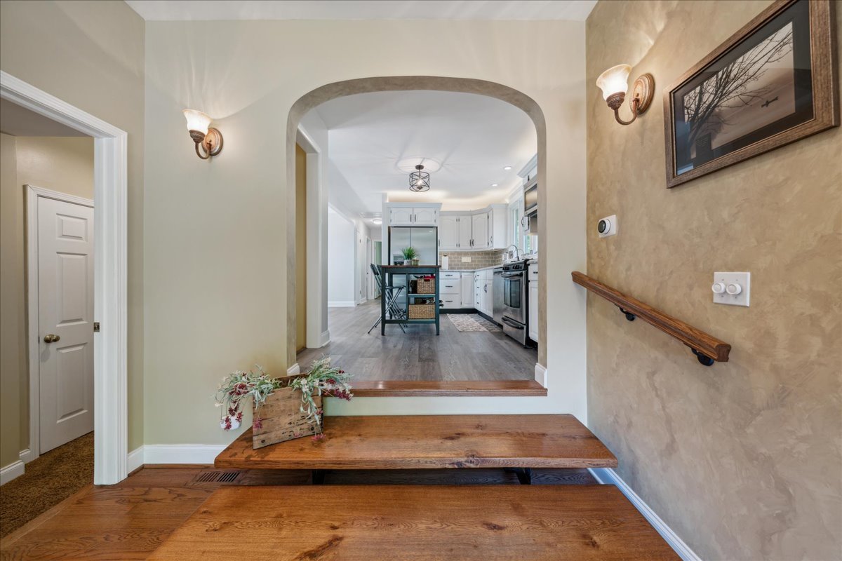 2N989 Beith Road Elburn, IL 60119 - Photo 3 of 35 a view of lobby with mirror