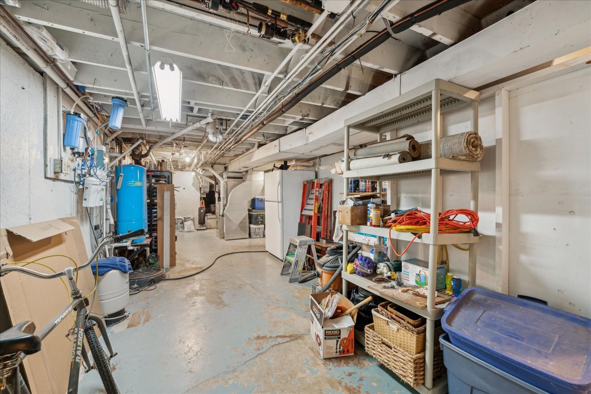 2N989 Beith Road Elburn, IL 60119 - Photo 31 of 35 a view of gym