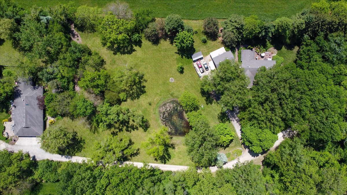 2N989 Beith Road Elburn, IL 60119 - Photo 32 of 35 an aerial view of a house with a yard