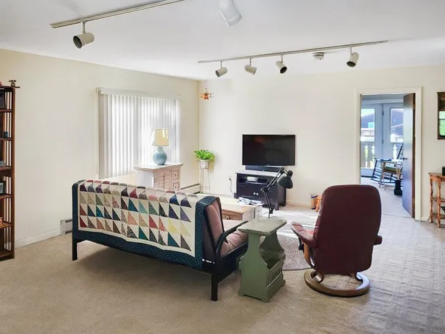 $1,200,000 | 42-44 Gilford E Drive, Gilford, NH 03249