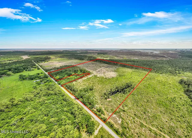 $85,020 | 2 Bayou Cumbest Road, Moss Point, MS 39562