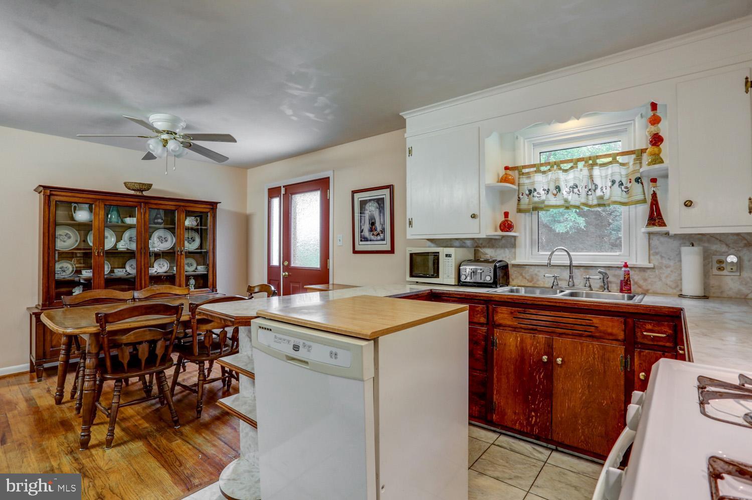 1731 Valley Forge Road Lancaster, PA 17603 - Photo 14 of 34 Kitchen with Portable Dishwasher
